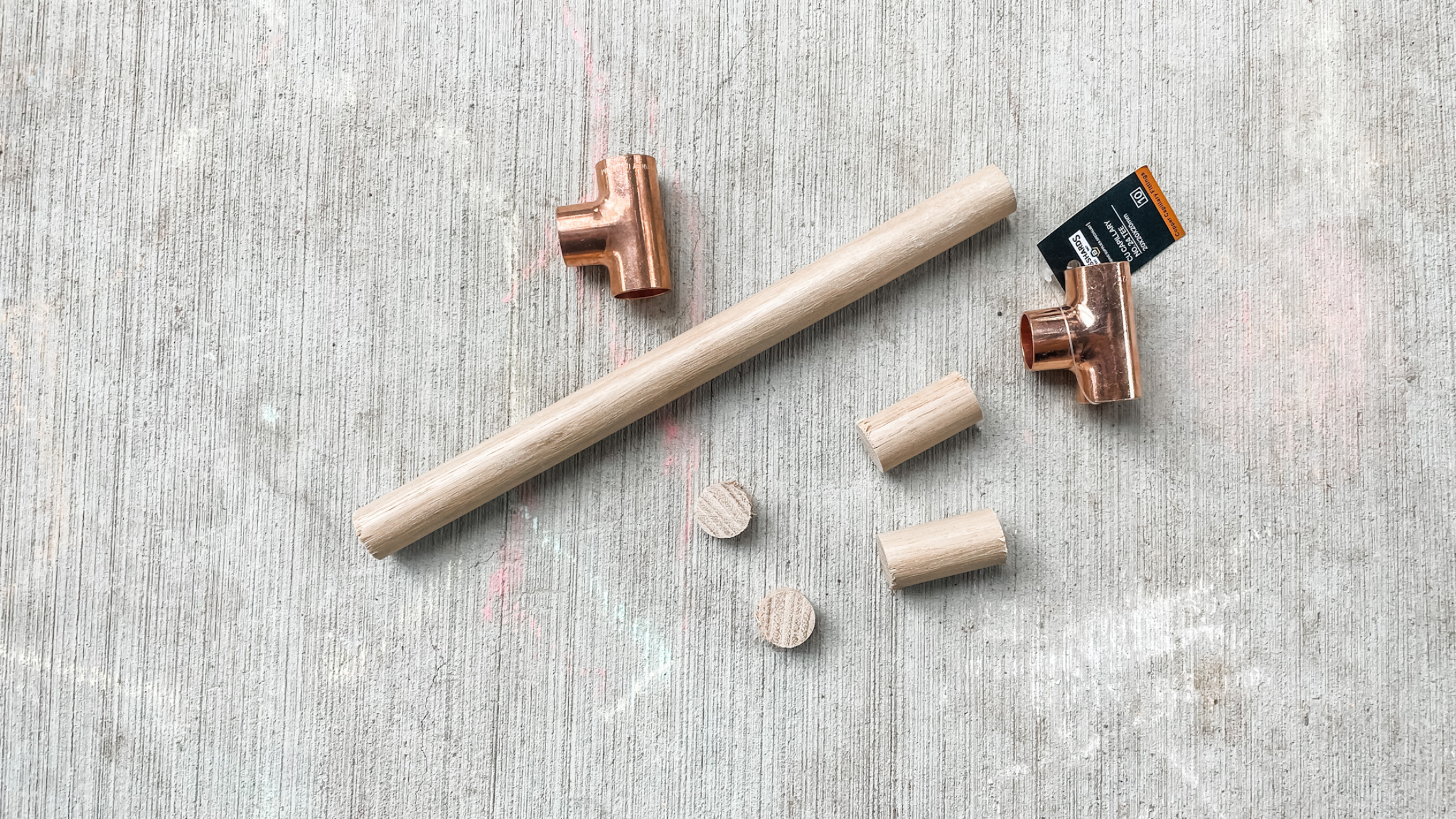 Assembly drawer pulls<br />
