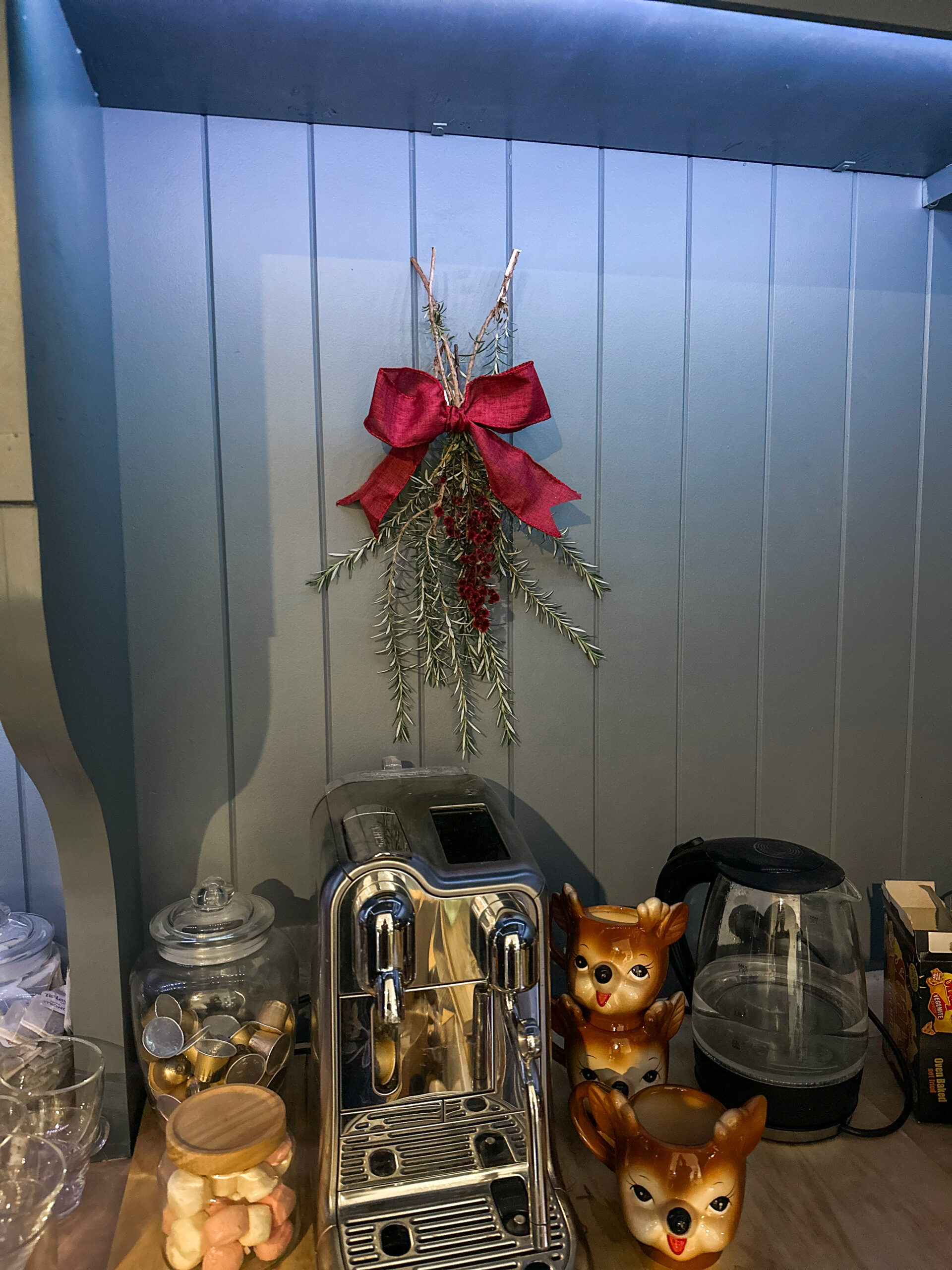 coffee bar styling DIY Christmas decorations